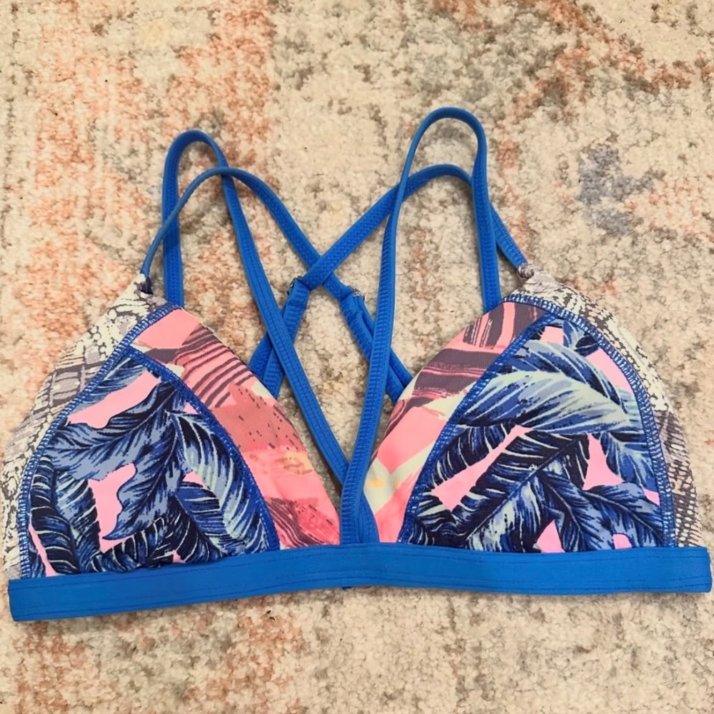 Maaji Swim Top Size Large